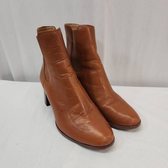 Madewell Size 9 Women's The Laura Chelsea Boot in Leather Ankle Pull On Botties - Picture 1 of 9